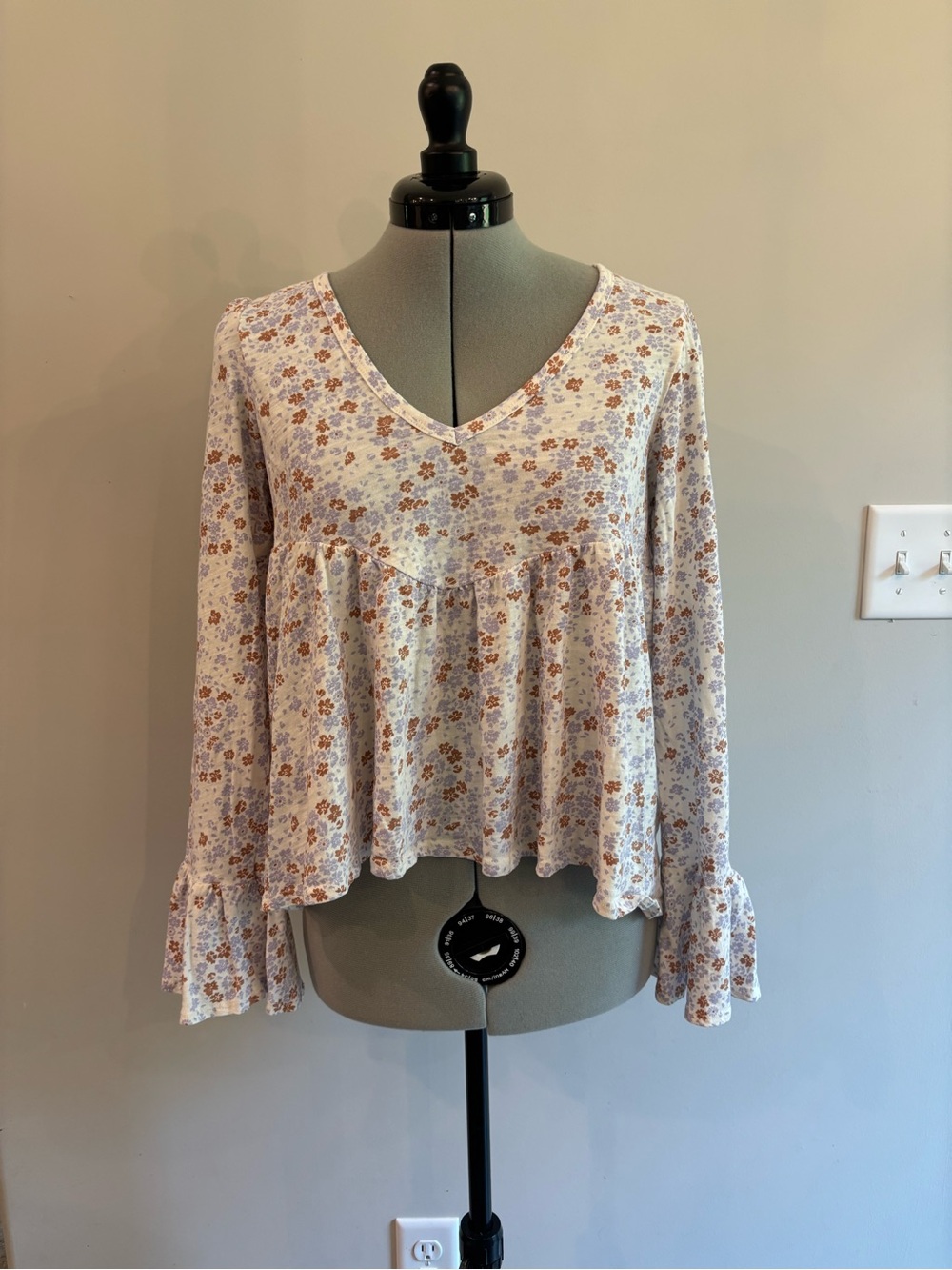 Wrangler Boho Cowgirl Cream Floral V-Neck Ruffle Sleeve Top 0159